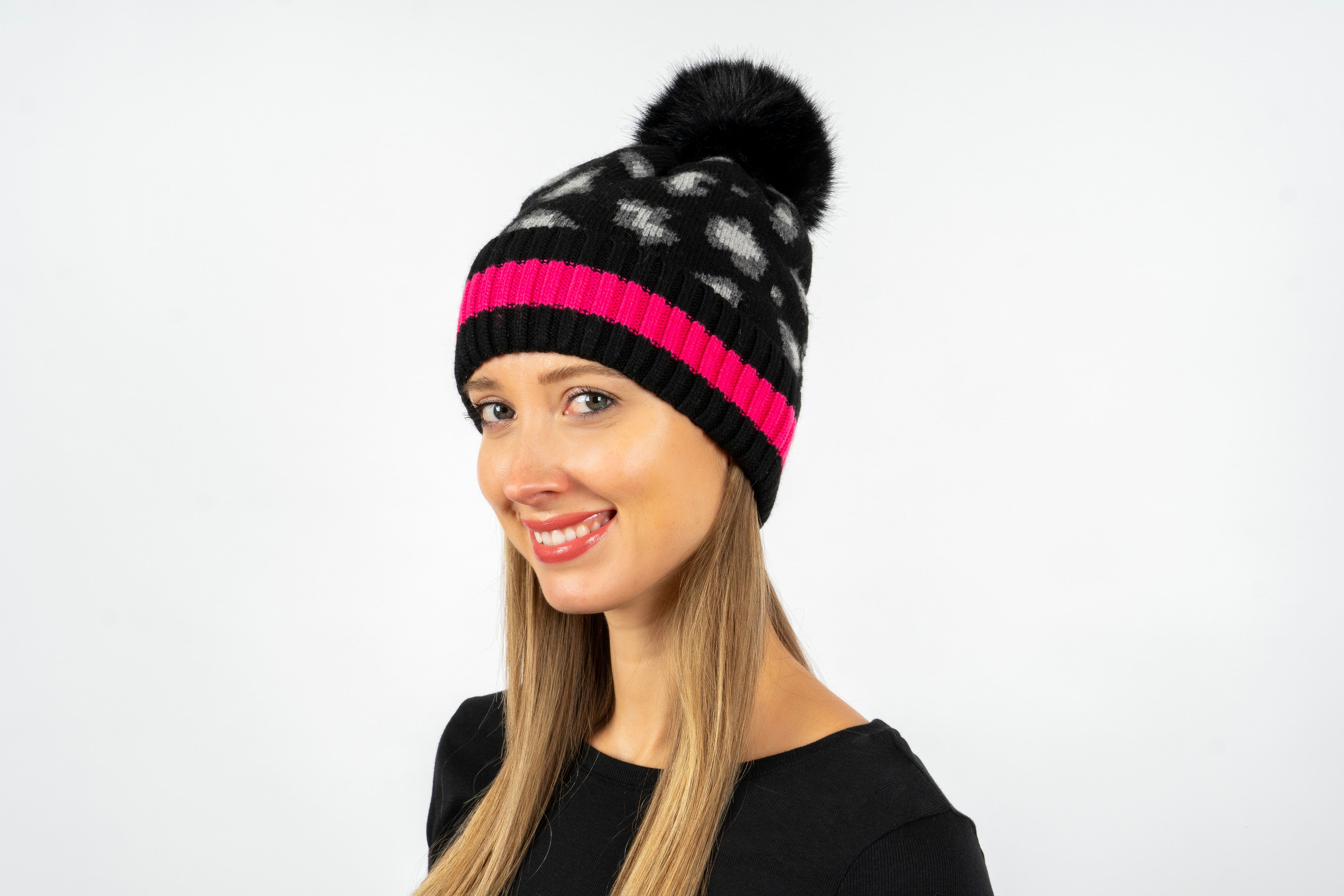 babe pom pom hat black