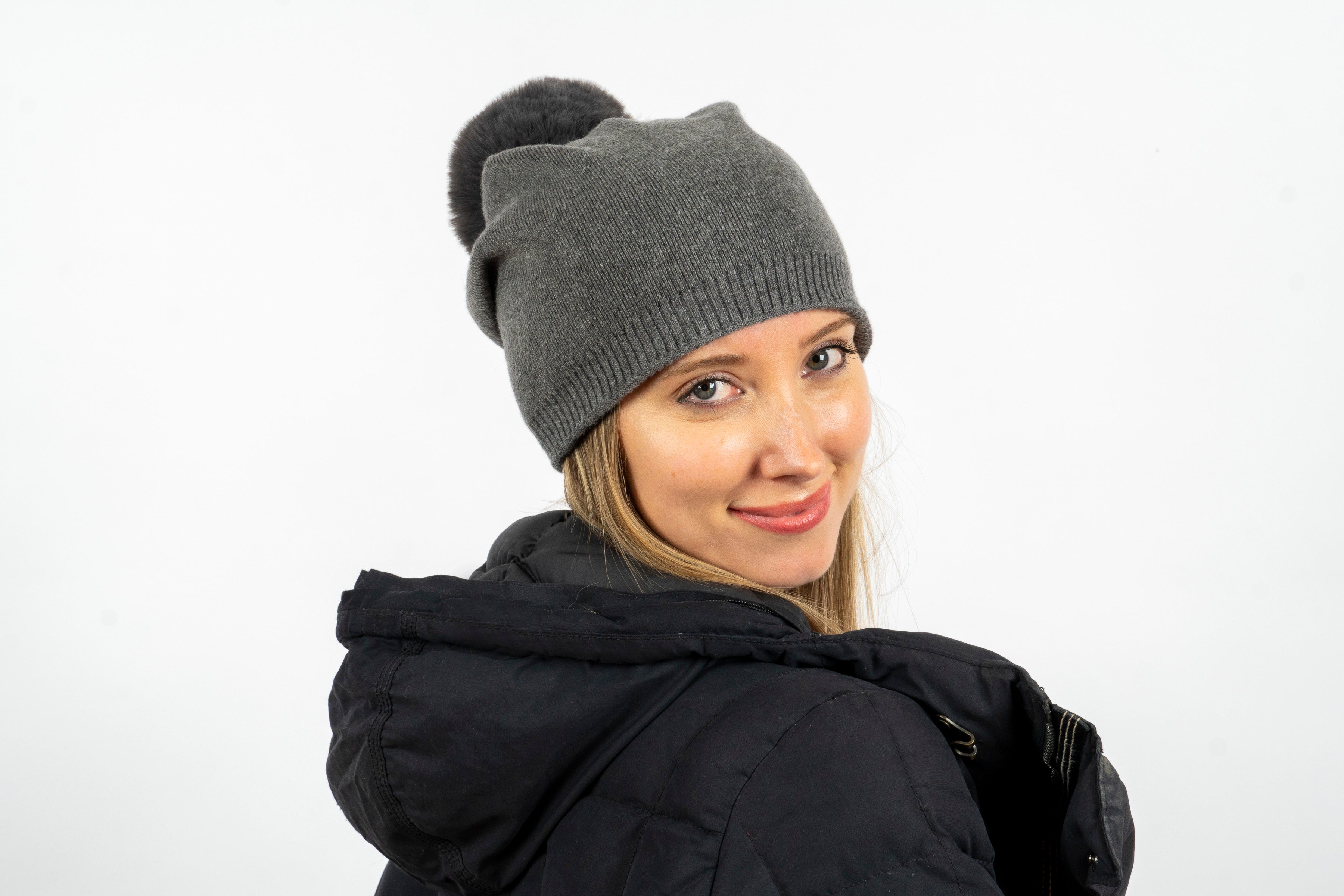 brooklyn beanie charcoal/charcoal  faux fur pom